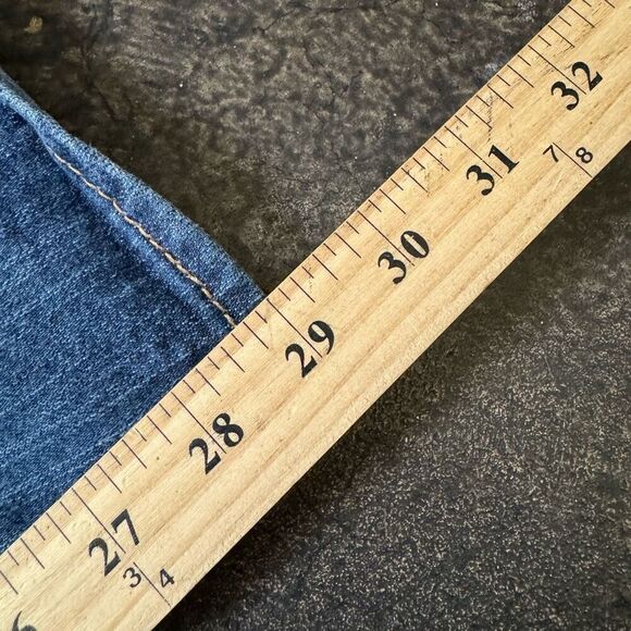 Old Navy “The Diva” Women’s Jeans Cotton Blend Size 12 Regular Small Rips - Picture 8 of 12